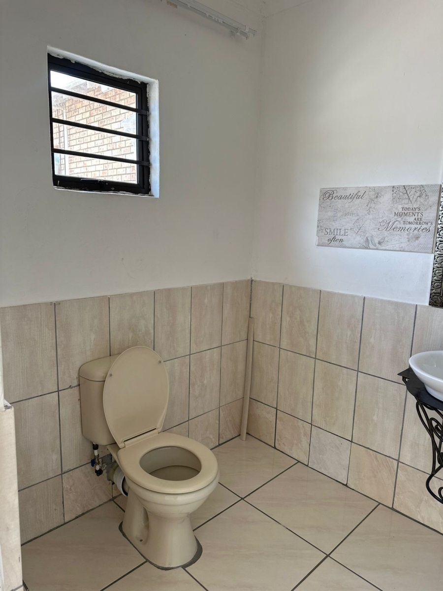 5 Bedroom Property for Sale in Overbaakens Eastern Cape